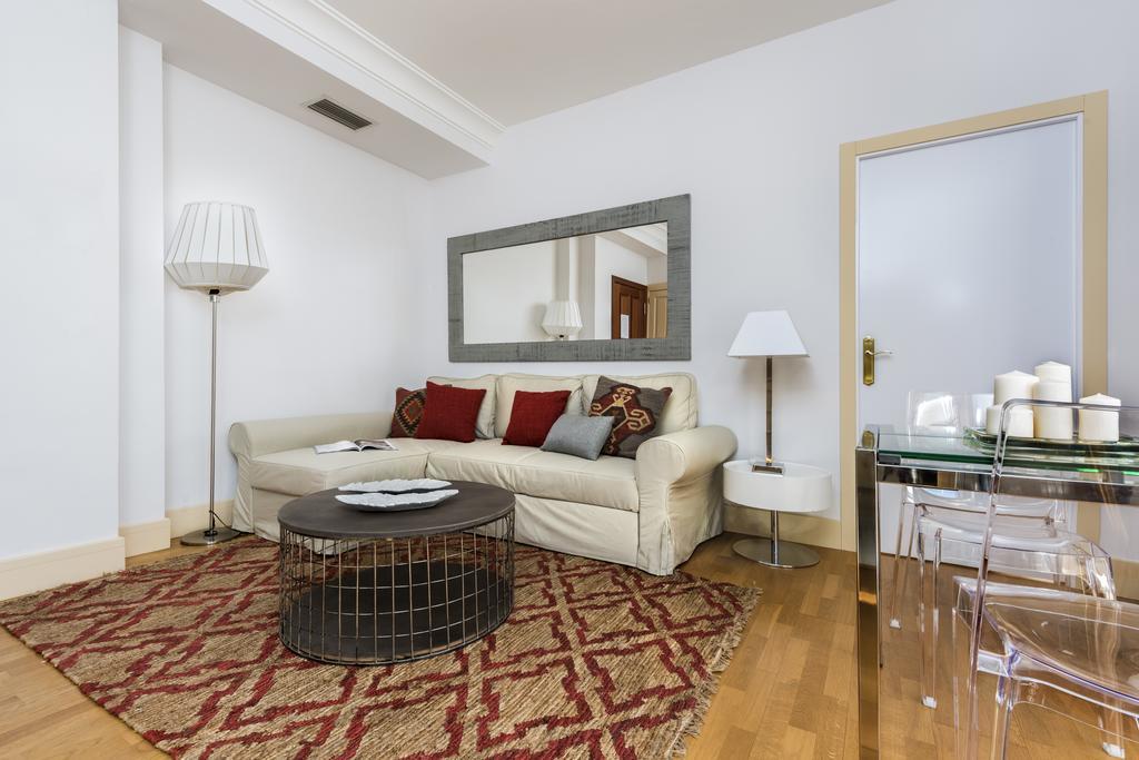 Genteel Home Vinuesa Seville Exterior photo